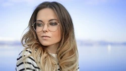 Лунный календарь окрашивания волос на июнь 2024 года: идеальные дни для смены образа 