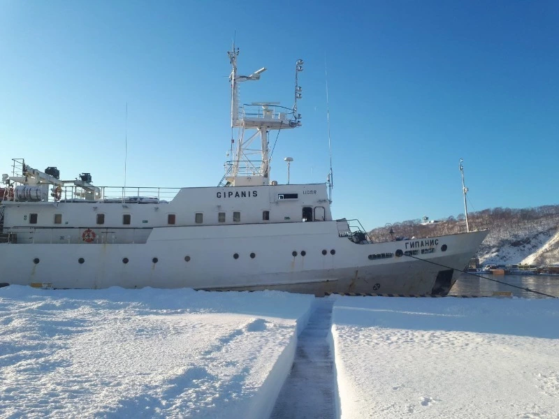 На “Гипанис” - автобусом