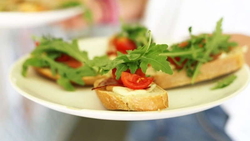 Талия станет стройнее, а бедра подтянутыми: ТОП-3 бутерброда для худеющих — рецепт на каждый день