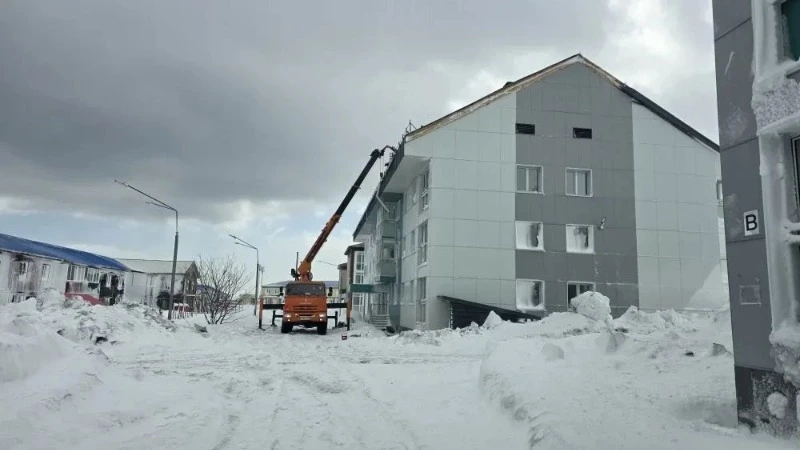 И бушуют весенние ураганы