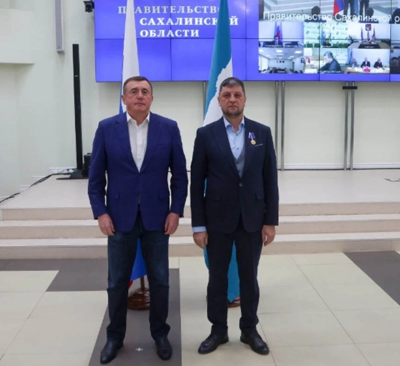 За труд и содействие...