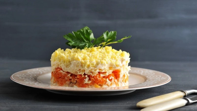 Салат-легенда на Новый год: в СССР в него добавляли важный ингредиент