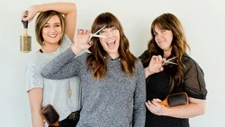 Лунный календарь стрижек на май 2024: подходящие дни для похода в парикмахерскую