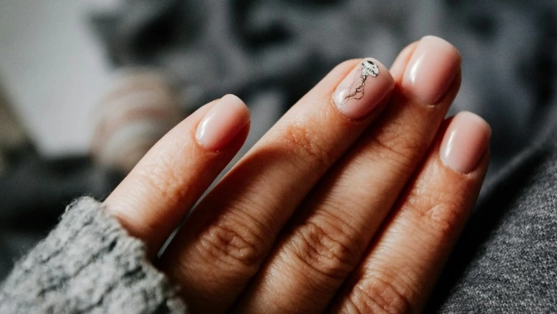 Лунный календарь маникюра на май-2024: список благоприятных дат