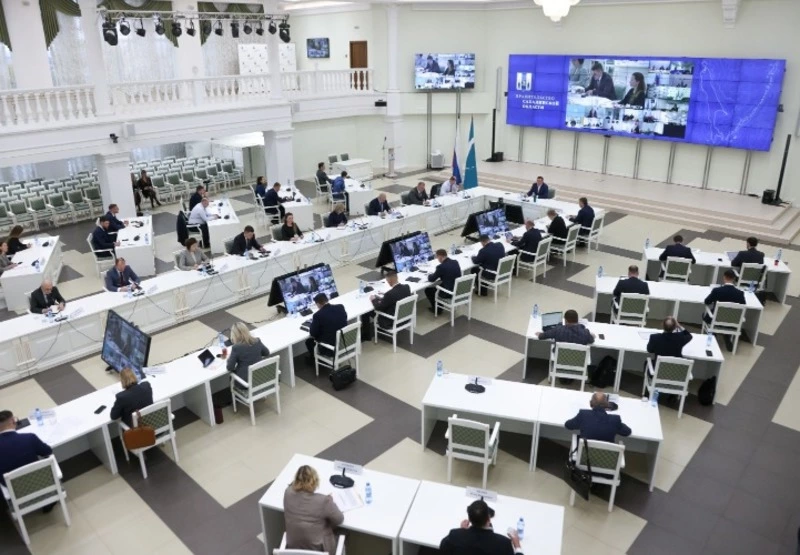 В Сахалинской области ускорят замену 3 тысяч старых мусорных баков на евроконтейнеры