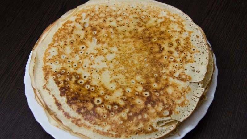 Быстрый рецепт блинов: первый день Масленицы 2024