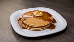 Лакомка — третий день Масленицы: рецепт тонких блинов