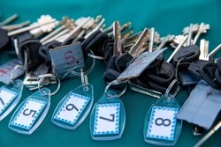 Правительство области успешно решает задачу по обеспечению жильем детей-сирот