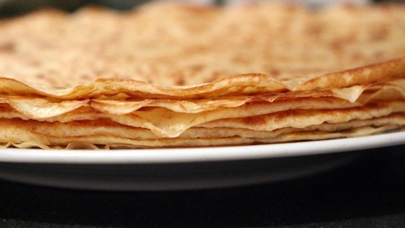 Второй день Масленицы: простой и вкусный рецепт блинов